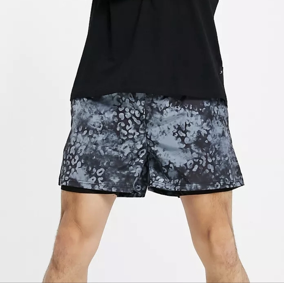 Bolongaro Trevor animal print training shorts - Picture 2 of 4